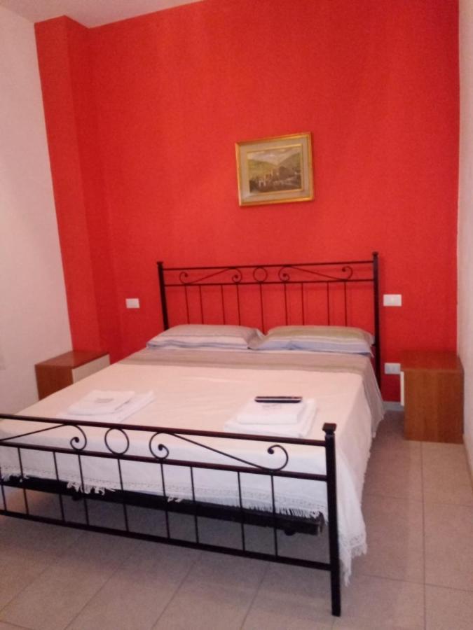 Kola Age Hotel Peschiera del Garda Bagian luar foto